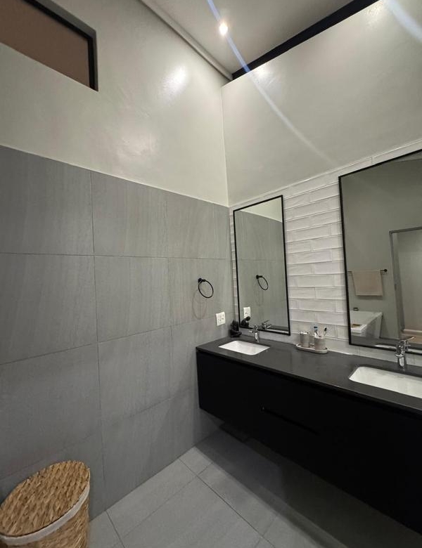 WHEN LUXARY MEETS EXPECTATIONS IN MIDSTREAM ESTATE. STEP INTO LUXURY WITH A VIEW OF THE GOLF COURSE, DAMS AND WILDLIFE!