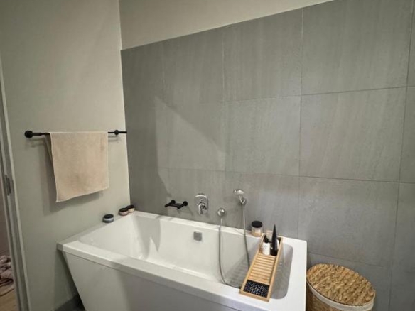 WHEN LUXARY MEETS EXPECTATIONS IN MIDSTREAM ESTATE. STEP INTO LUXURY WITH A VIEW OF THE GOLF COURSE, DAMS AND WILDLIFE!