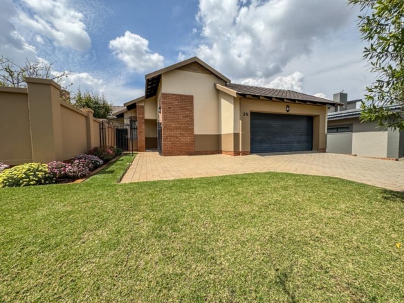 ONE-LEVEL LIVING | MIDSTREAM HILL