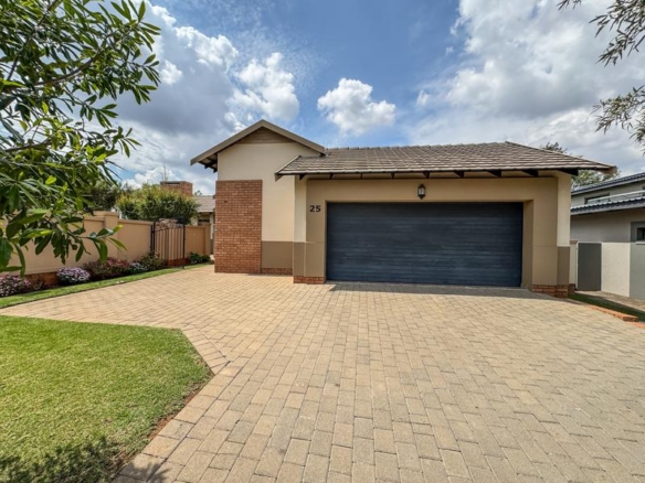 ONE-LEVEL LIVING | MIDSTREAM HILL