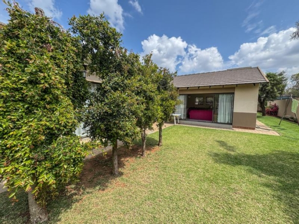 ONE-LEVEL LIVING | MIDSTREAM HILL