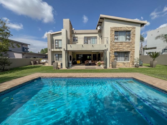 Large Modern 4 Bedroom Family Home Midlands Security Estate, Midstream
