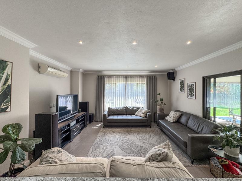 Large Modern 4 Bedroom Family Home Midlands Security Estate, Midstream