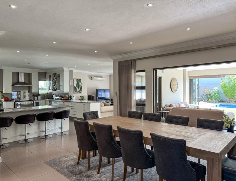 Large Modern 4 Bedroom Family Home Midlands Security Estate, Midstream