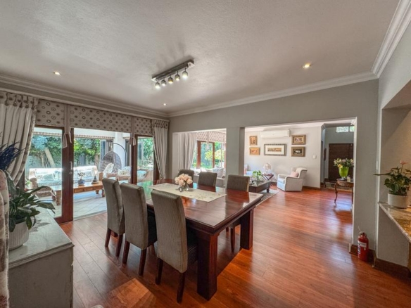 5 Bedrooms with 4 Bathrooms 3 Garages