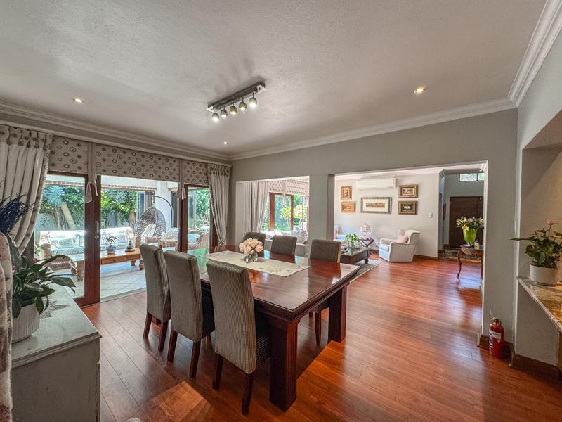 5 Bedrooms with 4 Bathrooms 3 Garages