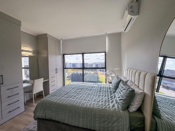 Lovely 2 Bed unit with Balcony UP FOR RENT!