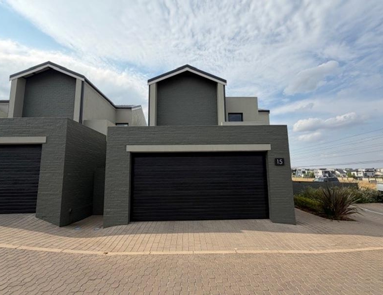 3 Bedrooms Townhouse to rent in Midstream Meadows Estate.