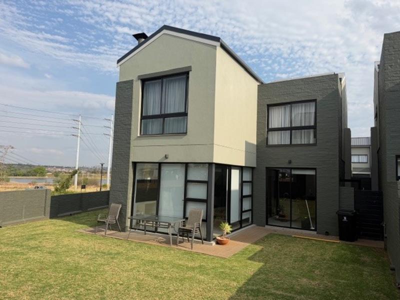 3 Bedrooms Townhouse to rent in Midstream Meadows Estate.
