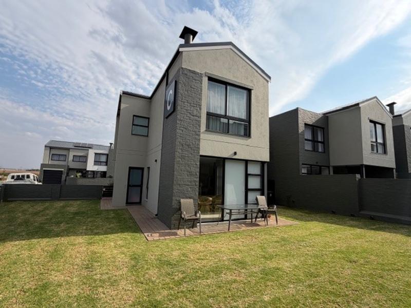 3 Bedrooms Townhouse to rent in Midstream Meadows Estate.