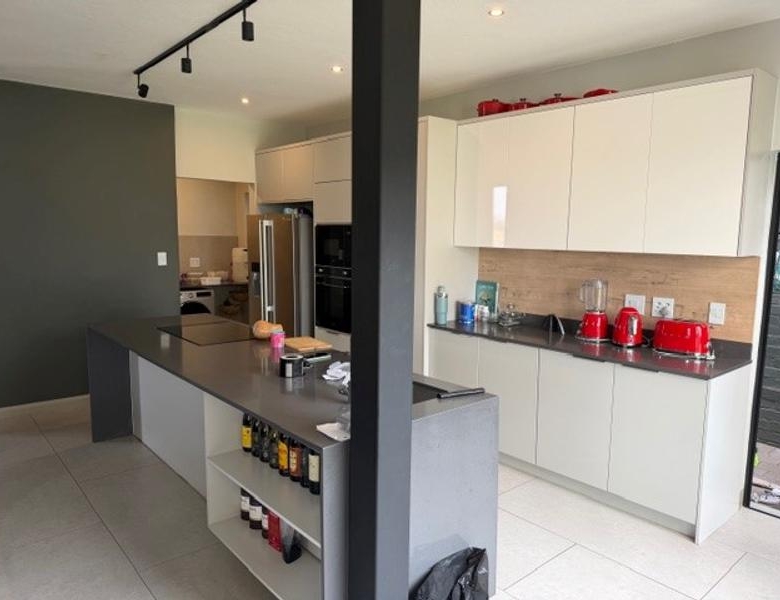 3 Bedrooms Townhouse to rent in Midstream Meadows Estate.