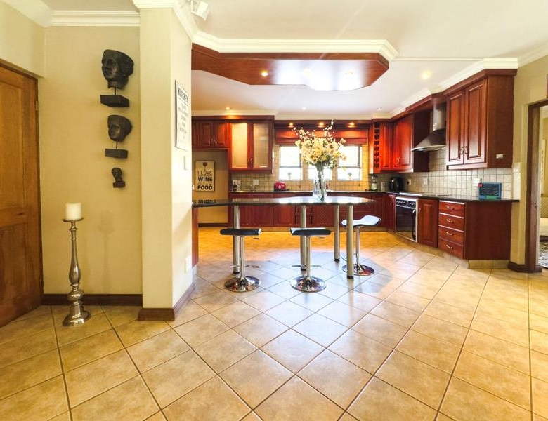 Beautiful 4-Bedroom Home to Rent in a Midstream Estate close to Schools