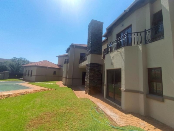 Spacious Five-Bedroom Family Home to Rent in Midstream