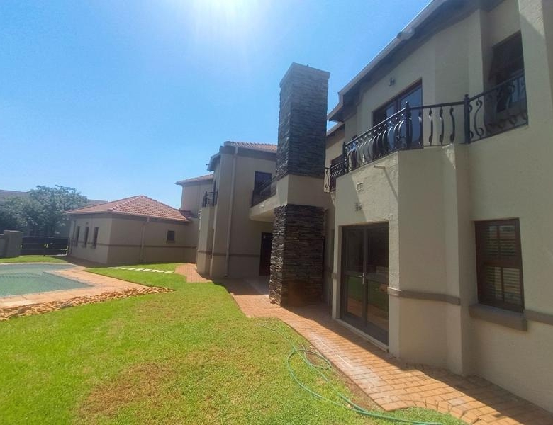 Spacious Five-Bedroom Family Home to Rent in Midstream