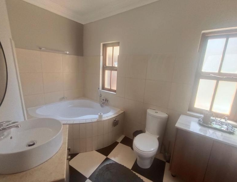 Spacious Five-Bedroom Family Home to Rent in Midstream