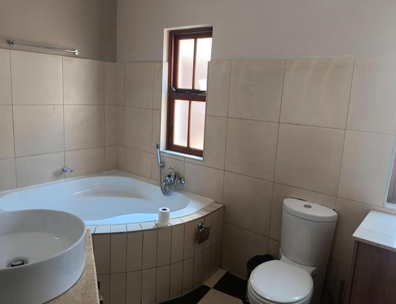 Spacious Five-Bedroom Family Home to Rent in Midstream