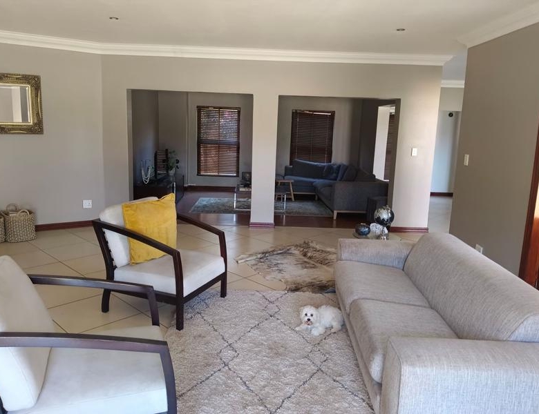 Spacious Five-Bedroom Family Home to Rent in Midstream