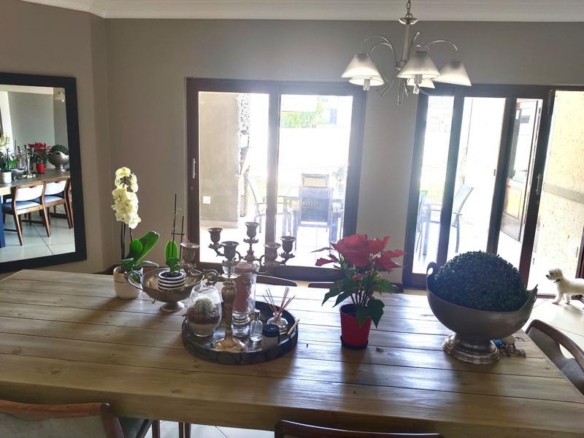 Spacious Five-Bedroom Family Home to Rent in Midstream