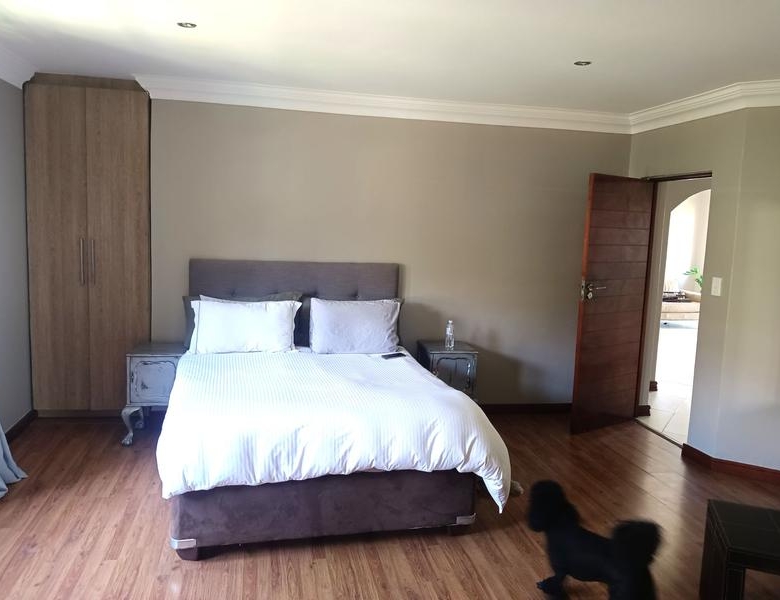 Spacious Five-Bedroom Family Home to Rent in Midstream