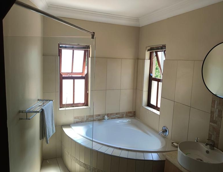 Spacious Five-Bedroom Family Home to Rent in Midstream