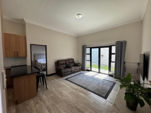 One bedroom flat all on one level- Midlands Estate