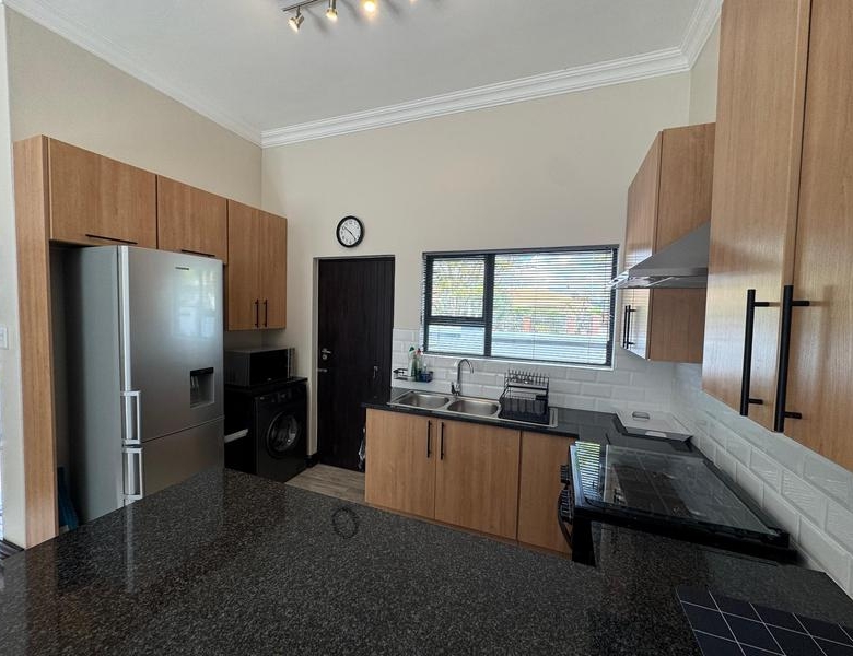 One bedroom flat all on one level- Midlands Estate