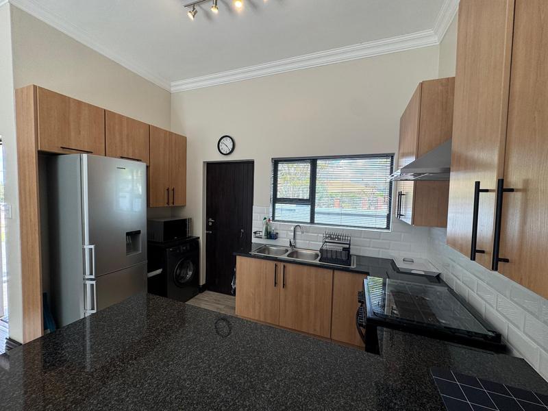 One bedroom flat all on one level- Midlands Estate