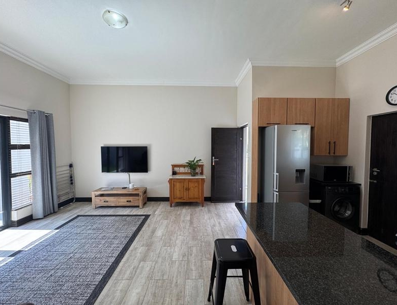 One bedroom flat all on one level- Midlands Estate