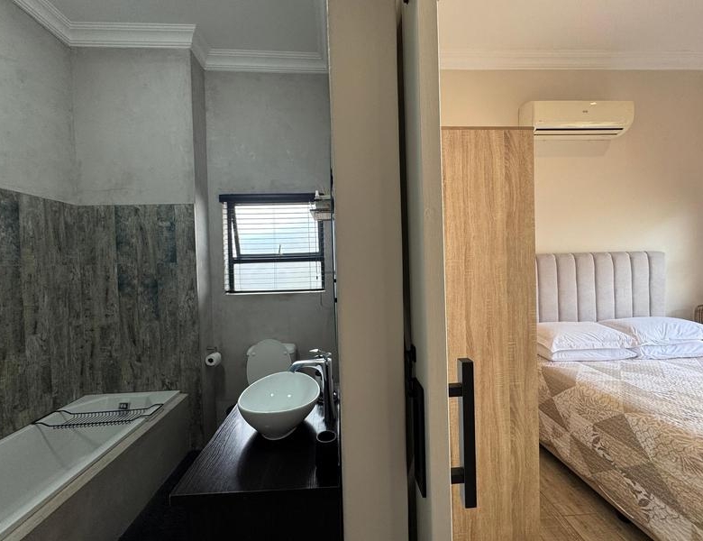 One bedroom flat all on one level- Midlands Estate