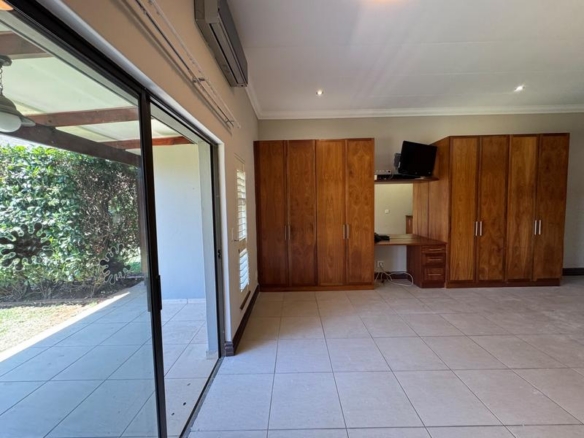 VERY NEAT BACHELOR IN RETIRE MIDSTREAM FOR SALE!