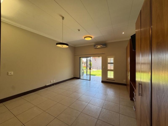 VERY NEAT BACHELOR IN RETIRE MIDSTREAM FOR SALE!