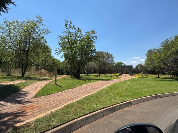 VERY NEAT BACHELOR IN RETIRE MIDSTREAM FOR SALE!