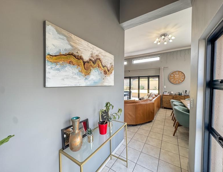3 Bedroom gem on corner stand for sale in Midstream Hill.