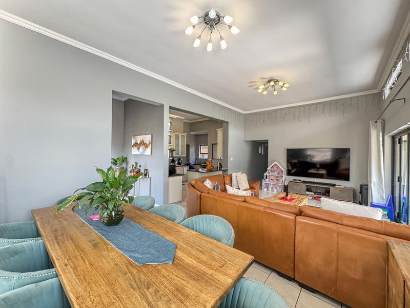 3 Bedroom gem on corner stand for sale in Midstream Hill.