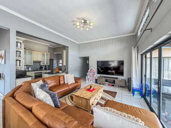 3 Bedroom gem on corner stand for sale in Midstream Hill.