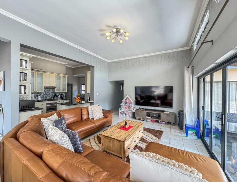 3 Bedroom gem on corner stand for sale in Midstream Hill.