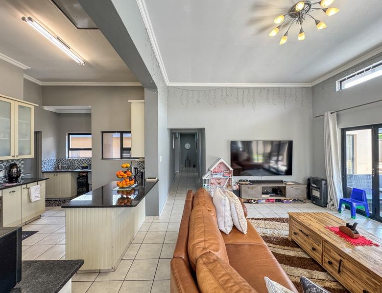 3 Bedroom gem on corner stand for sale in Midstream Hill.
