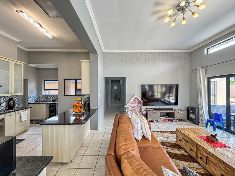 3 Bedroom gem on corner stand for sale in Midstream Hill.