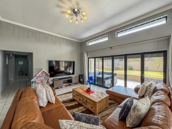 3 Bedroom gem on corner stand for sale in Midstream Hill.