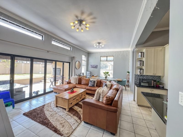 3 Bedroom gem on corner stand for sale in Midstream Hill.