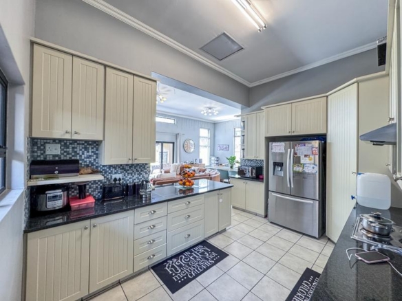 3 Bedroom gem on corner stand for sale in Midstream Hill.
