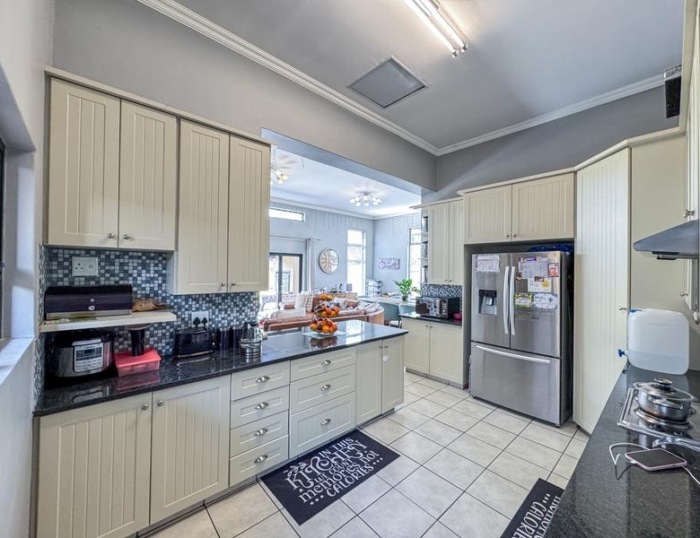 3 Bedroom gem on corner stand for sale in Midstream Hill.