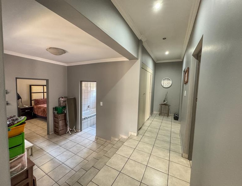 3 Bedroom gem on corner stand for sale in Midstream Hill.