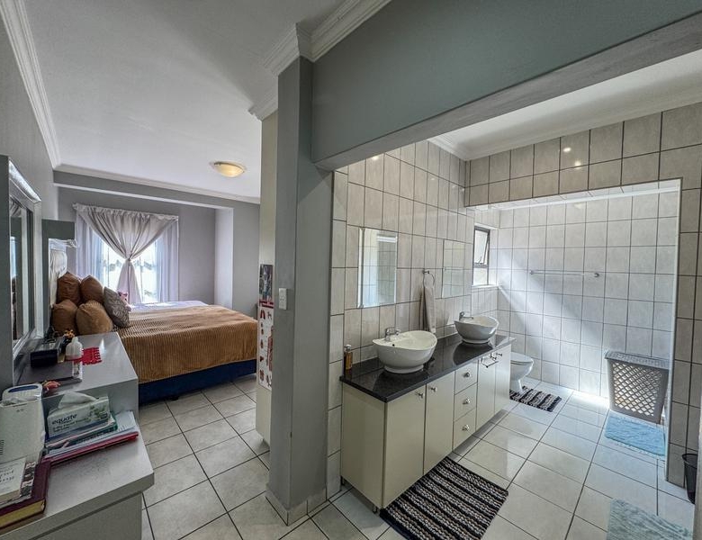 3 Bedroom gem on corner stand for sale in Midstream Hill.