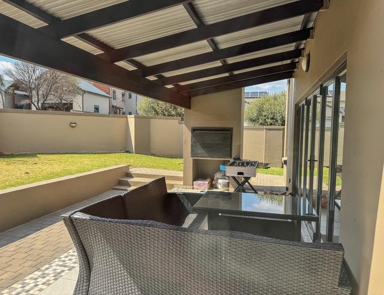 3 Bedroom gem on corner stand for sale in Midstream Hill.