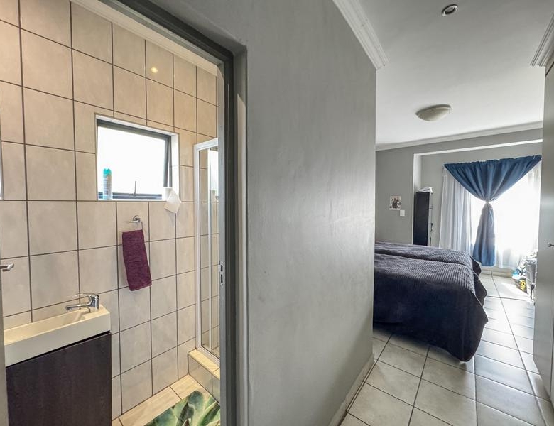 3 Bedroom gem on corner stand for sale in Midstream Hill.
