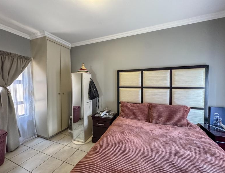 3 Bedroom gem on corner stand for sale in Midstream Hill.