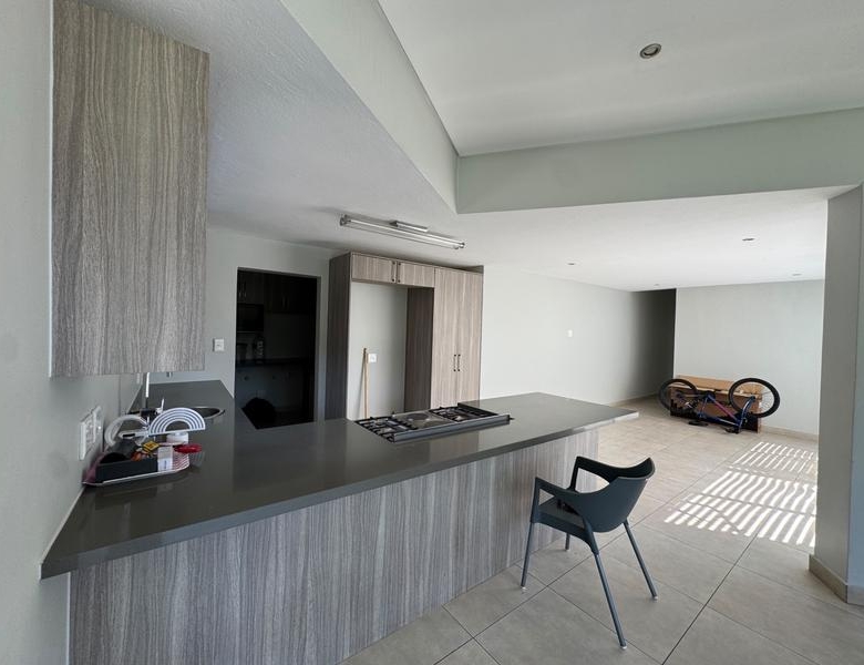 VERY NEAT SINGLE STOREY 3 BEDROOM HOUSE FOR SALE IN MIDSTREAM MEADOWS!