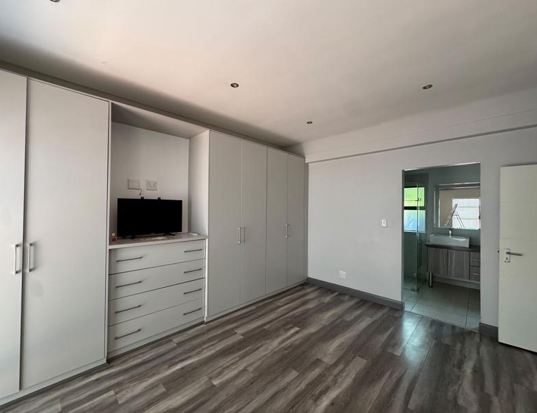 VERY NEAT SINGLE STOREY 3 BEDROOM HOUSE FOR SALE IN MIDSTREAM MEADOWS!