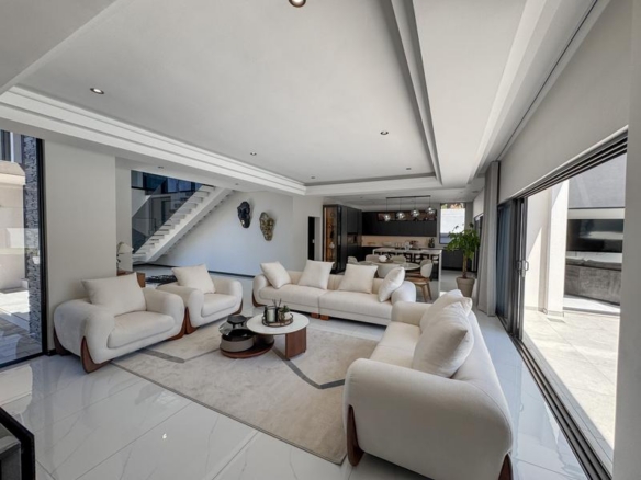 Modern Contemporary Masterpiece in Midstream Heights Estate